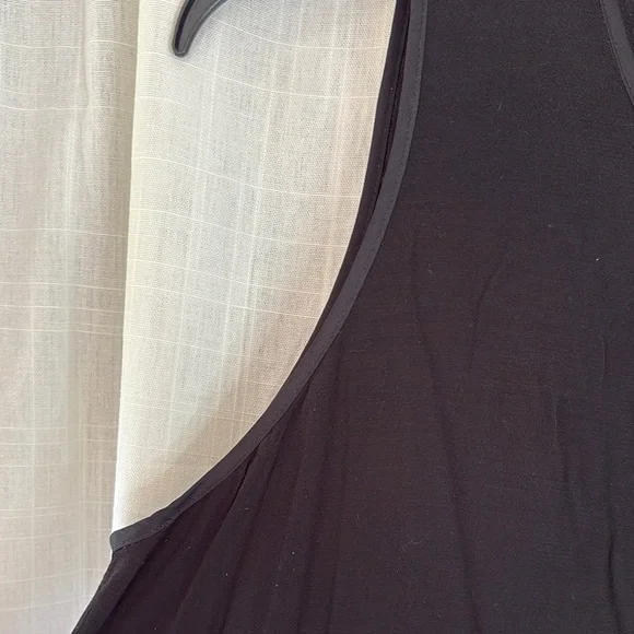 Loft Black Sleeveless Tank Top - Picture 4 of 6